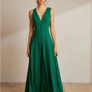 Jade Green / V-Neck Ankle length / Size M / brand new, never worn